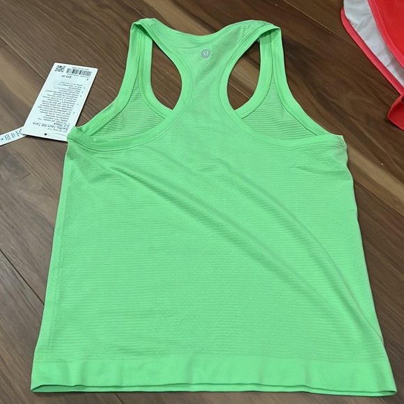 NWT lululemon swiftly tech RB tank 2.0* race size 4,6,8 scream green light - Picture 3 of 5
